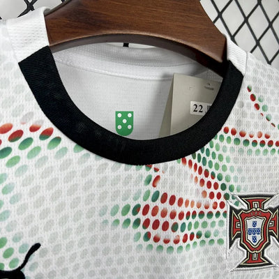 Kit Enfant Portugal Extérieur 2025/2026