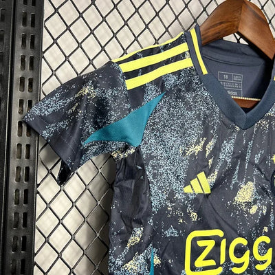 Kit Enfant Ajax Extérieur 2024/2025