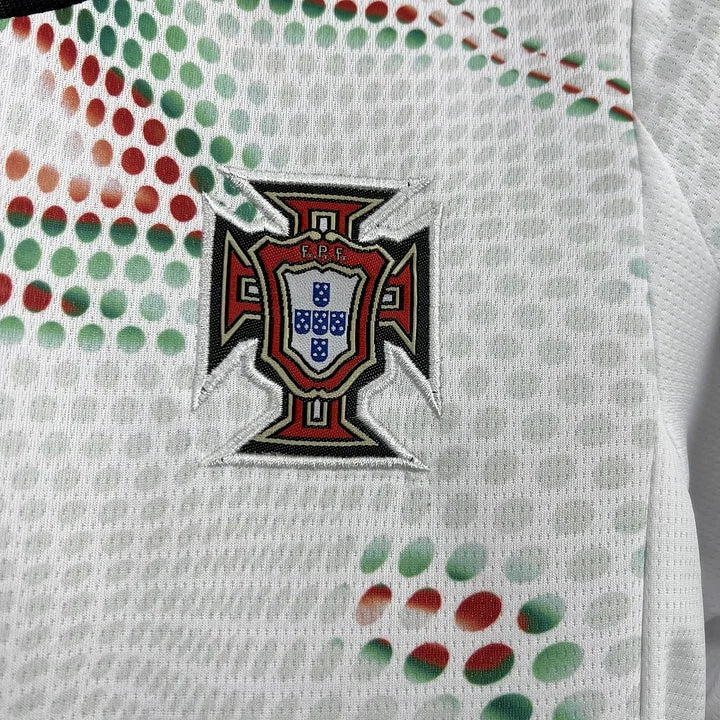 Kit Enfant Portugal Extérieur 2025/2026