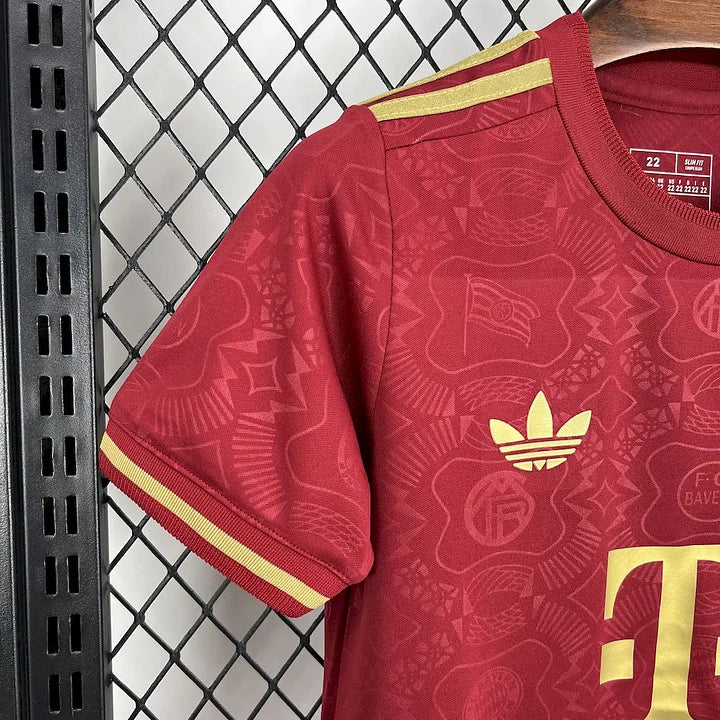 Kit Enfant Bayern Munich 125 ans 2024/2025