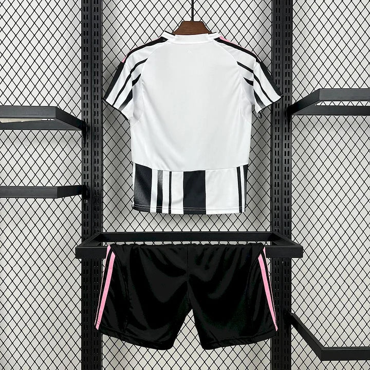 Kit Enfant Juventus Domicile 2025/2026